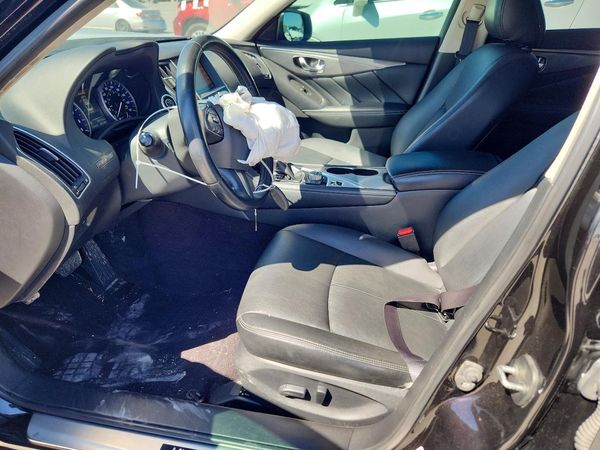 2015 INFINITI Q50