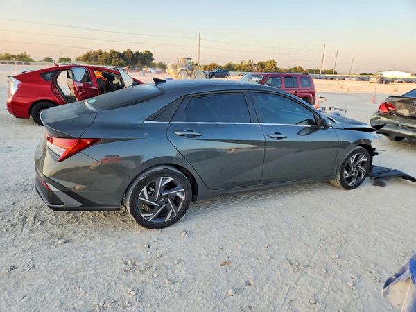 2025 HYUNDAI ELANTRA