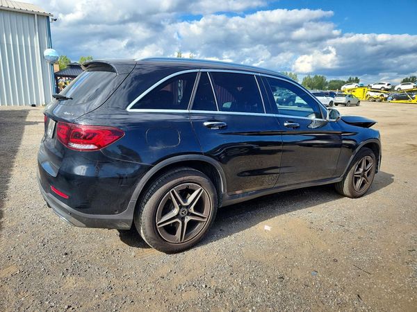2021 MERCEDES-BENZ GLC