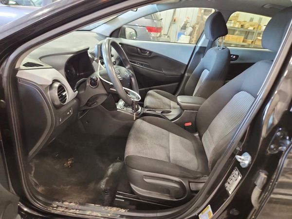 2020 HYUNDAI KONA SE — DENT