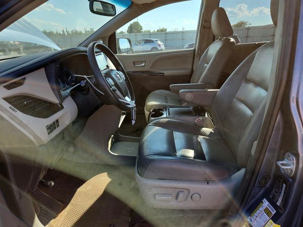 2015 TOYOTA SIENNA