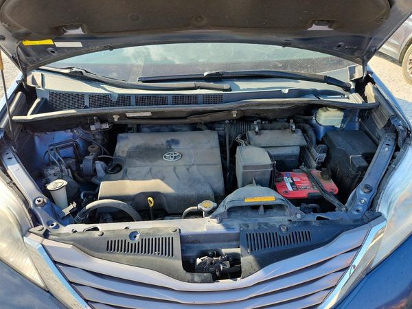 2015 TOYOTA SIENNA