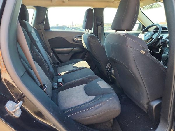 2015 JEEP CHEROKEE Sport