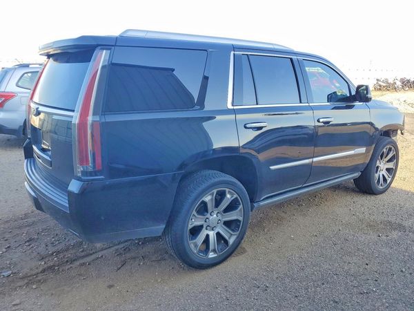 2017 CADILLAC ESCALADE
