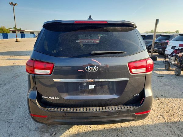 2017 KIA SEDONA LX