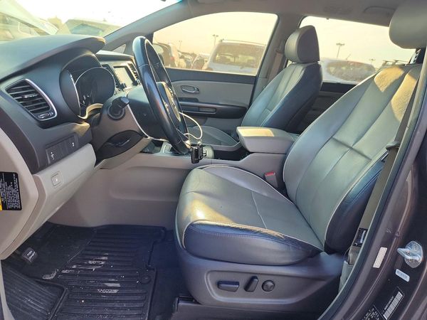 2017 KIA SEDONA LX