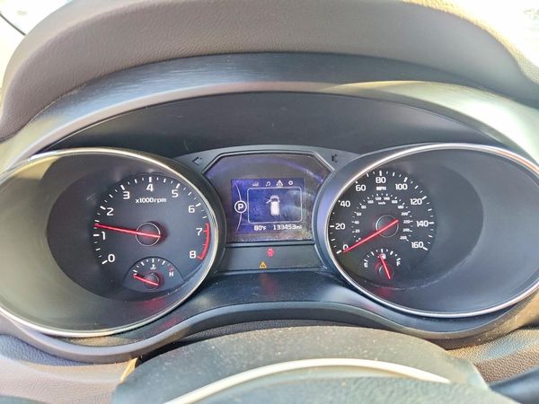 2017 KIA SEDONA LX