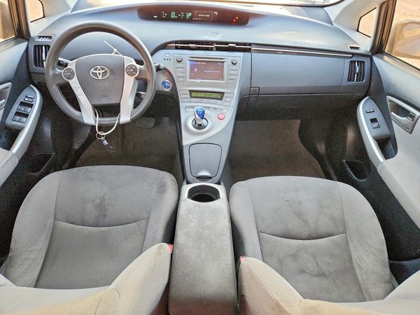 2015 TOYOTA PRIUS