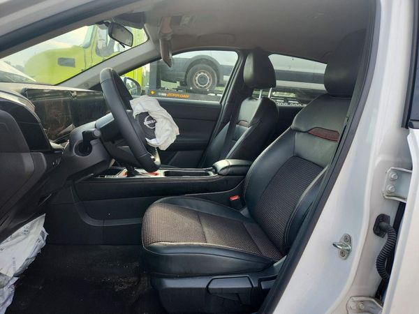2025 NISSAN KICKS SR — DENT