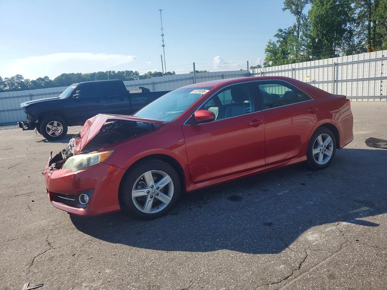 2012 TOYOTA CAMRY — Front 3/4