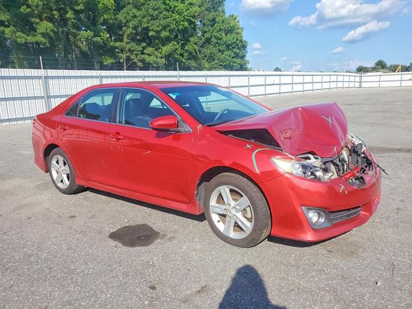2012 TOYOTA CAMRY — Passenger 3/4