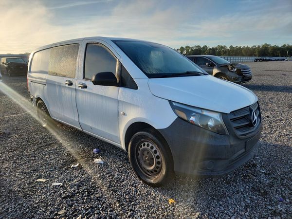 2017 MERCEDES-BENZ METRIS