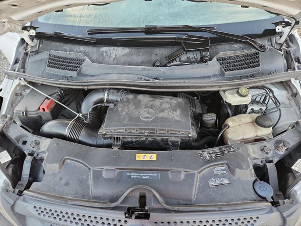 2017 MERCEDES-BENZ METRIS