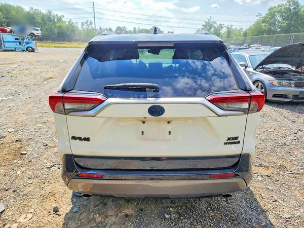 2019 TOYOTA RAV4 XSE HV 4WD — DIRR