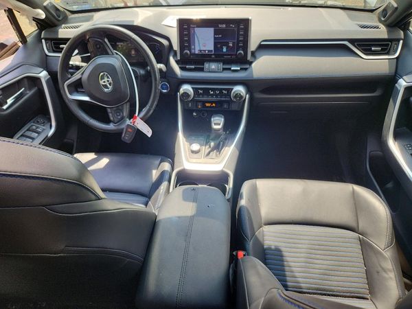 2019 TOYOTA RAV4 XSE HV 4WD — CKPT