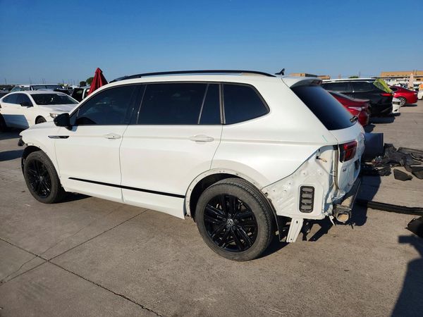2022 VOLKSWAGEN TIGUAN SE R-Line Black