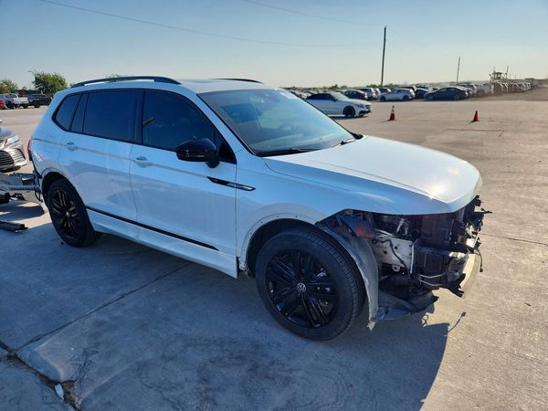 2022 VOLKSWAGEN TIGUAN SE R-Line Black