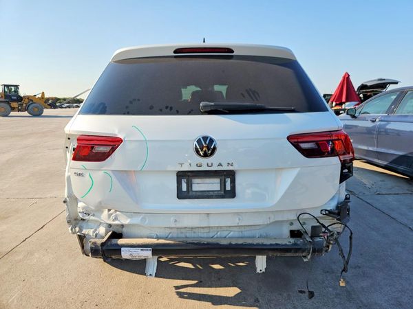 2022 VOLKSWAGEN TIGUAN SE R-Line Black