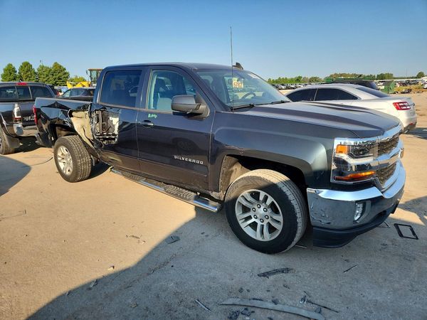 2018 CHEVROLET SILVERADO LT — Passenger 3/4
