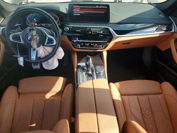 2023 BMW 530