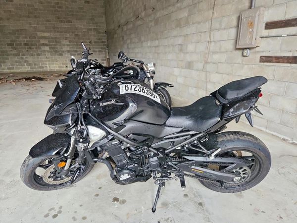 2025 KAWASAKI ZR900 S