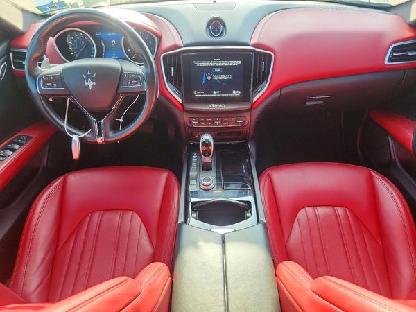 2018 MASERATI GHIBLI Luxury