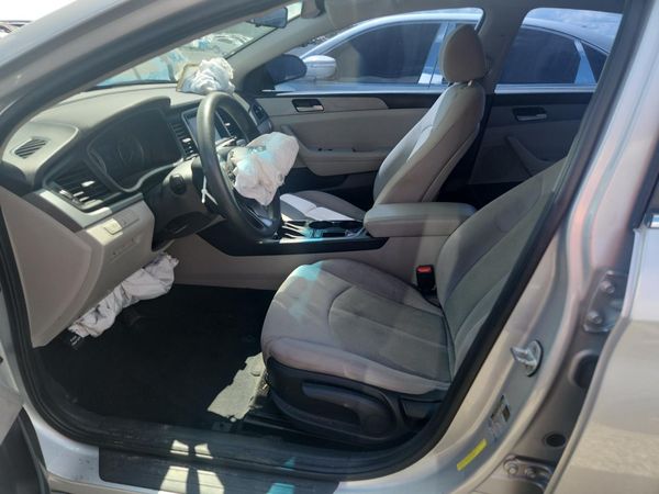 2019 HYUNDAI SONATA Eco Turbo, SE — DENT