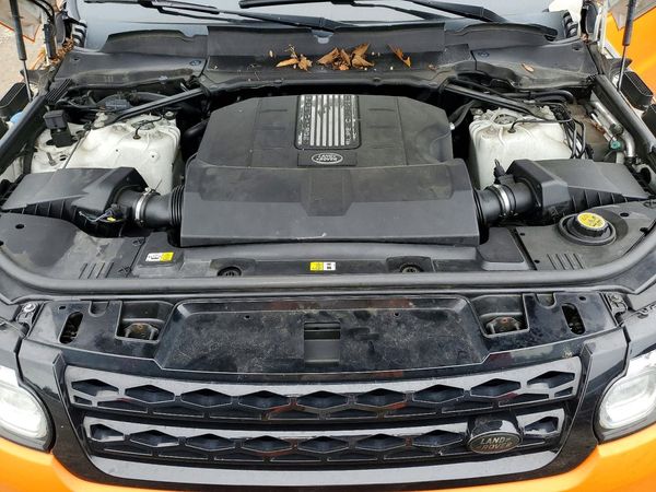 2017 LAND ROVER RANGE ROVER SPORT — Engine bay