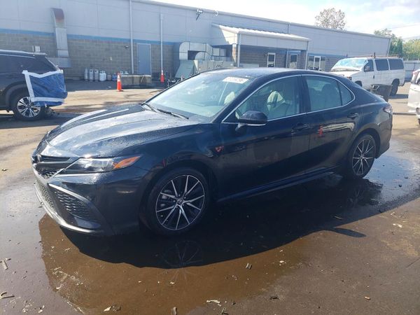 2024 TOYOTA CAMRY