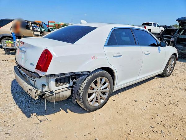 2017 CHRYSLER 300 Limited