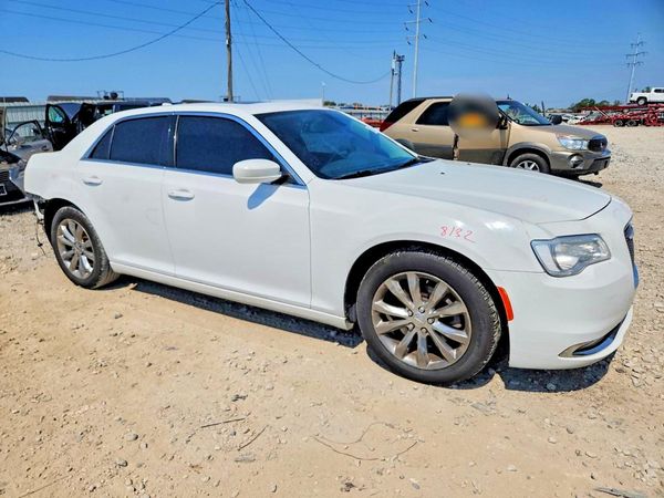 2017 CHRYSLER 300 Limited