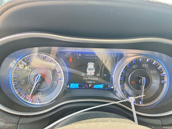 2017 CHRYSLER 300 Limited