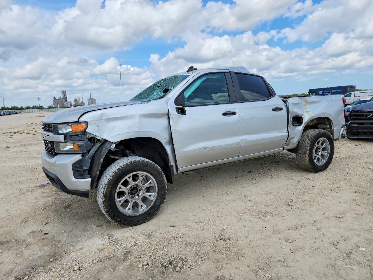 2020 CHEVROLET SILVERADO Custom — Front 3/4