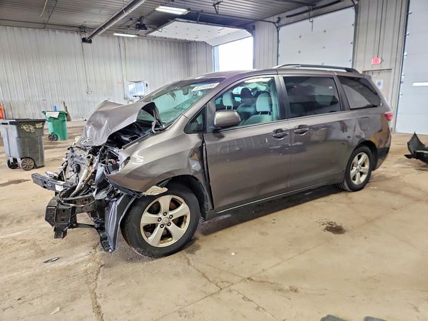2015 TOYOTA SIENNA