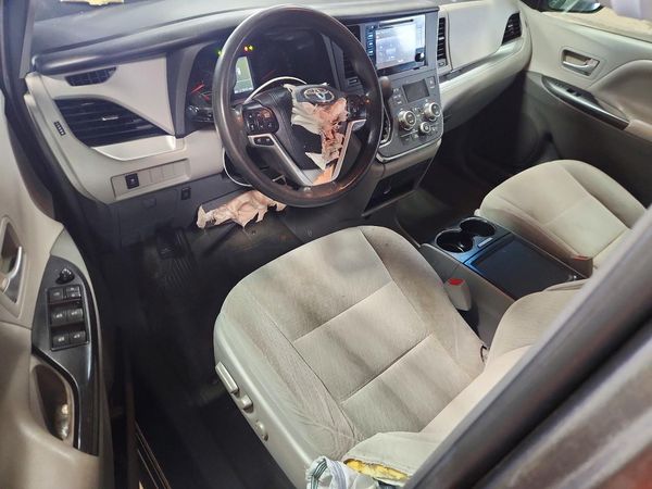 2015 TOYOTA SIENNA