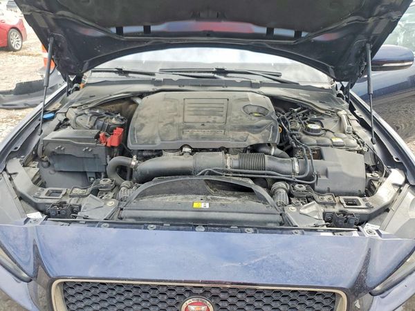2018 JAGUAR XE