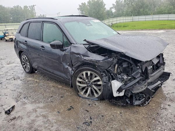 2025 SUBARU FORESTER Touring — Passenger 3/4
