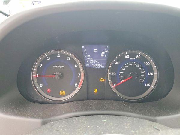 2012 HYUNDAI ACCENT