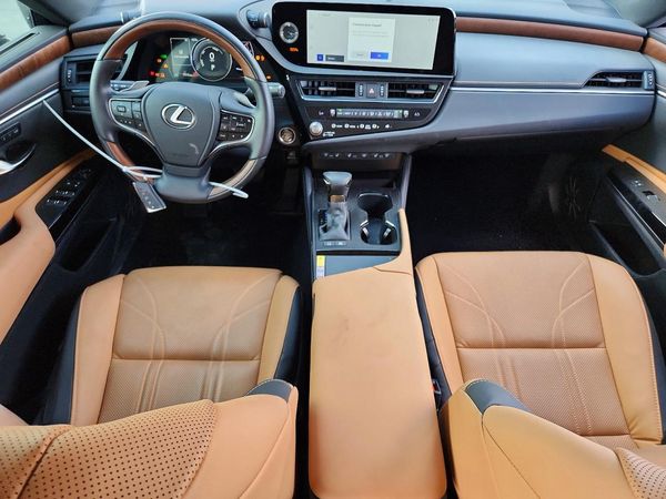 2025 LEXUS ES 300H