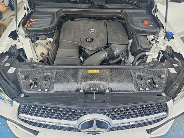 2025 MERCEDES-BENZ GLE — Engine bay