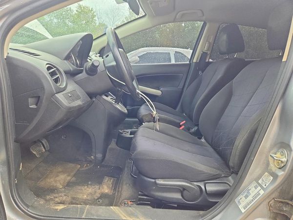 2012 MAZDA 2 Sport/GX