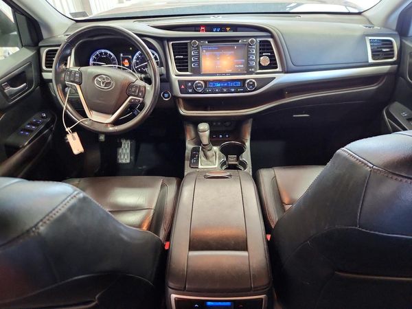 2017 TOYOTA HIGHLANDER SE/XLE