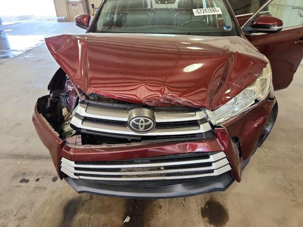 2017 TOYOTA HIGHLANDER SE/XLE