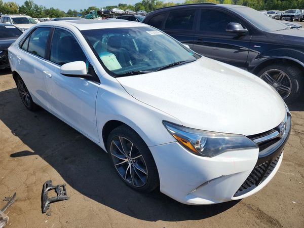 2015 TOYOTA CAMRY
