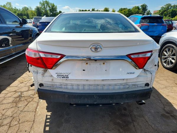 2015 TOYOTA CAMRY