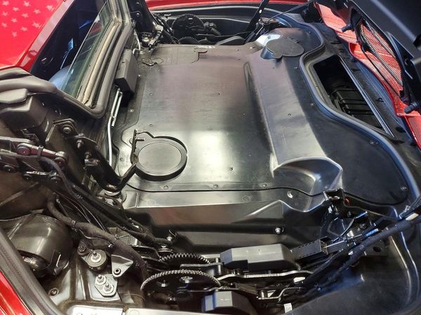 2021 CHEVROLET CORVETTE Premium 3LT — Engine bay