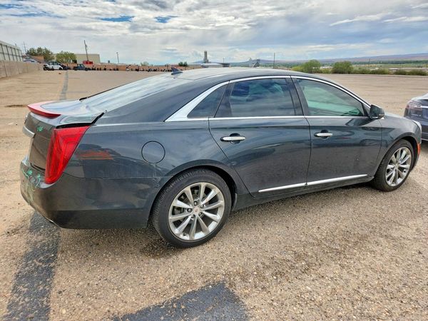 2013 CADILLAC XTS Luxury