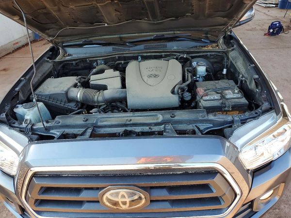 2022 TOYOTA TACOMA SR5
