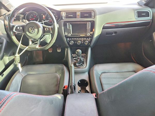 2017 VOLKSWAGEN JETTA