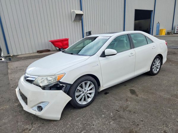 2012 TOYOTA CAMRY SOLA